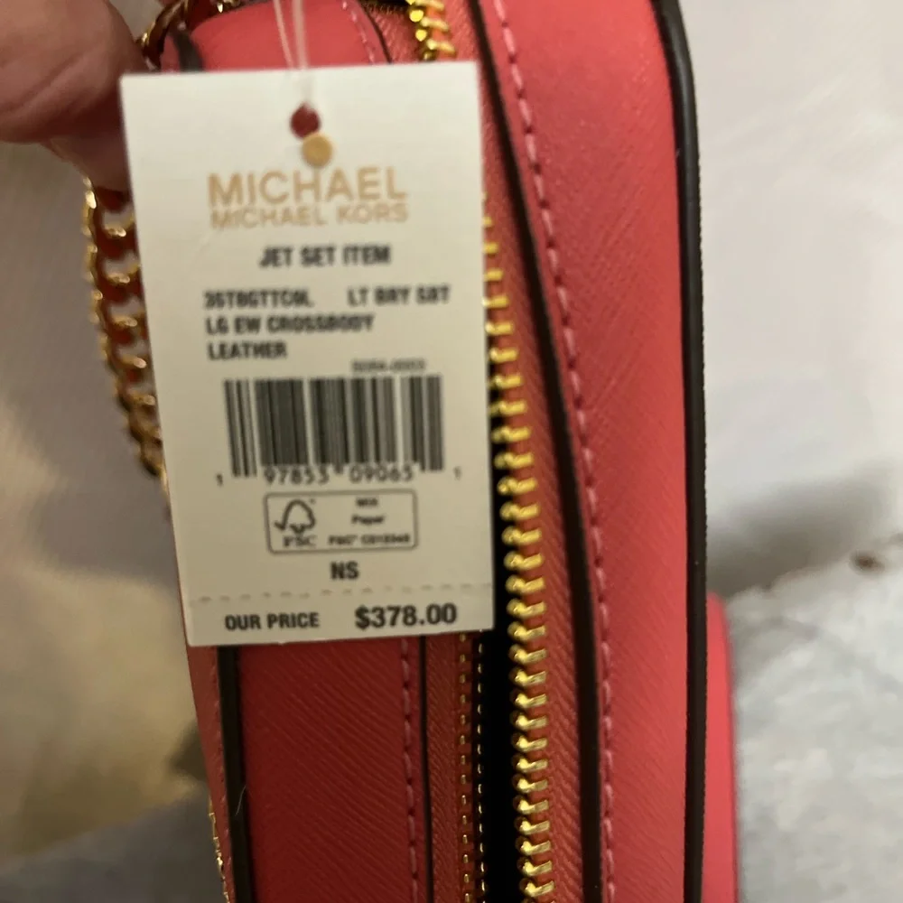 🆕. Michael Kors Jet Set Cherry Crossbody Bag with chain shoulder strap.